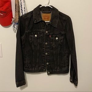Black Levi’s jean jacket NWOT